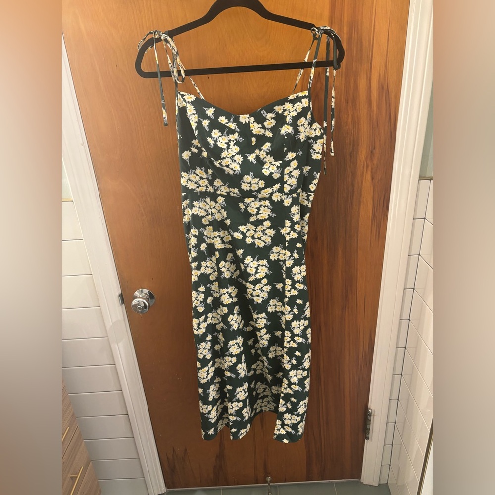 Midi Commense Green Floral Dress